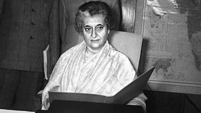 Ahead of the general elections in 1971, Indira Gandhi gave the slogan “Ve kahete hain Indira hatao, main kahti hoon garibi hatao” (File) Ahead of the general elections in 1971, Indira Gandhi gave the slogan “Ve kahete hain Indira hatao, main kahti hoon garibi hatao” (File)