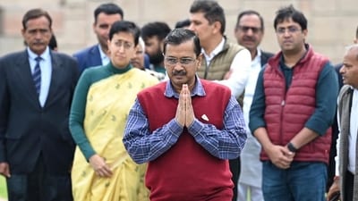 Delhi Chief Minister Arvind Kejriwal and leaders of his Aam Aadmi Party at Rajghat. (HT Photo/Sanchit Khanna) Delhi Chief Minister Arvind Kejriwal and leaders of his Aam Aadmi Party at Rajghat. (HT Photo/Sanchit Khanna)
