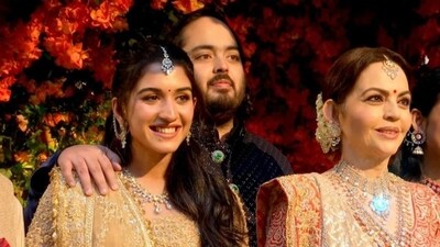 Nita Ambani wore a beautifully crafted traditional outfit, reflecting the grandeur of the occasion. (File Photo) Nita Ambani wore a beautifully crafted traditional outfit, reflecting the grandeur of the occasion. (File Photo)