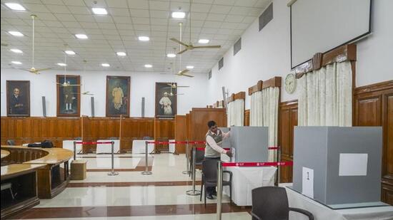 Preparations under way for the Rajya Sabha election at the Uttar Pradesh Vidhan Bhavan on Monday. (PTI PHOT0)