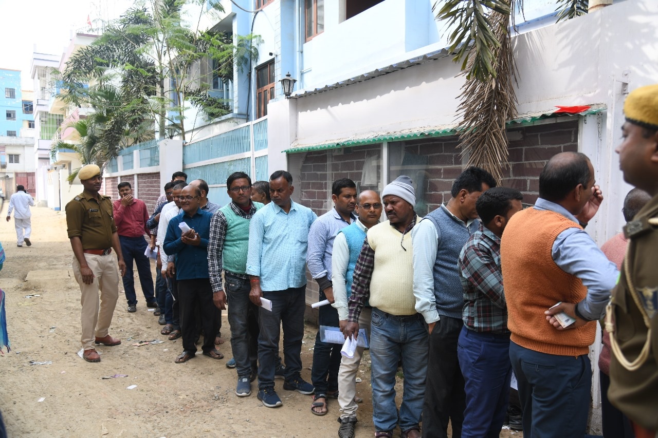 Candidates gather at an examination centre to take the Bihar School Examination Board's Competency Test for Teachers in the State. Candidates gather at an examination centre to take the Bihar School Examination Board's Competency Test for Teachers in the State.