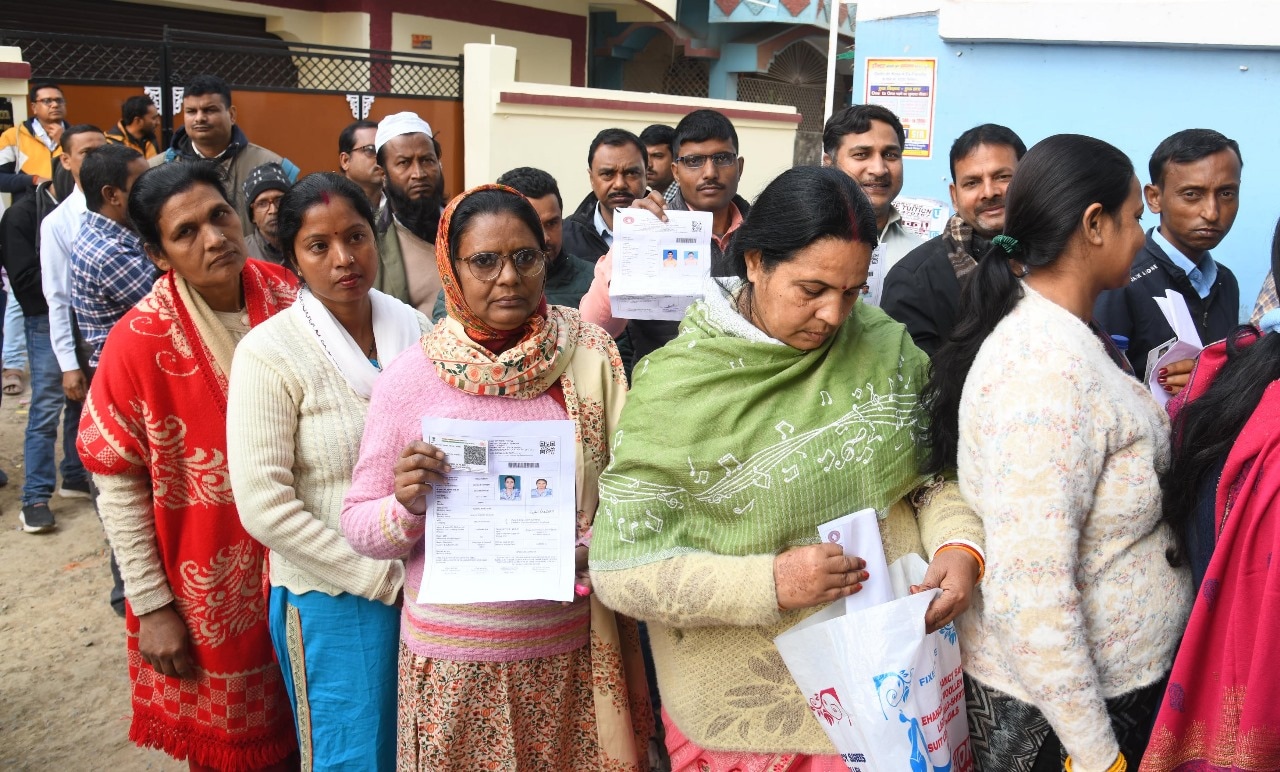 Aspirants gather at an examination centre to appear in the Competency Test for teachers of the state by Bihar School Examination Board (Photo By Santosh Kumar) Aspirants gather at an examination centre to appear in the Competency Test for teachers of the state by Bihar School Examination Board (Photo By Santosh Kumar)