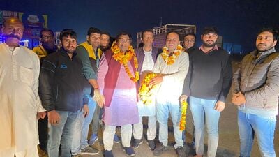 AAP workers celebrating with state president Sushil Gupta after he was declared as party candidate from Kurukshetra Lok Sabha seat. (Photo: X) AAP workers celebrating with state president Sushil Gupta after he was declared as party candidate from Kurukshetra Lok Sabha seat. (Photo: X)