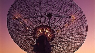 The 64-meter radio telescope at Parkes Observatory as seen in 1969, when it was used to receive live televised video from Apollo 11 (CSIRO) The 64-meter radio telescope at Parkes Observatory as seen in 1969, when it was used to receive live televised video from Apollo 11 (CSIRO)