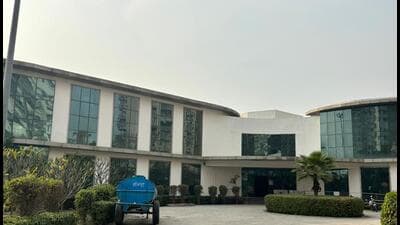Residents Welfare Association (from Sector 51) has underlined that the club is in proximity to their sector. Hence, it must cater to maximum residents with uniform membership fees for all. (HT Photo) Residents Welfare Association (from Sector 51) has underlined that the club is in proximity to their sector. Hence, it must cater to maximum residents with uniform membership fees for all. (HT Photo)