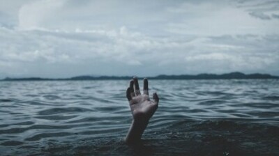 They feel hopeless and helpless and often isolate themselves from social situations.&nbsp; (Unsplash)