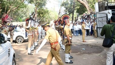 Pankaj Udhas was laid to rest with honours as bands and troops gave him a heroic farewell with a gun salute. His mortal remains were wrapped in tricolour. Pankaj Udhas was laid to rest with honours as bands and troops gave him a heroic farewell with a gun salute. His mortal remains were wrapped in tricolour.
