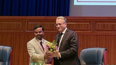 Justice AM Khanwilkar (right) retired from the Supreme Court in 2022. (ANI) Justice AM Khanwilkar (right) retired from the Supreme Court in 2022. (ANI)