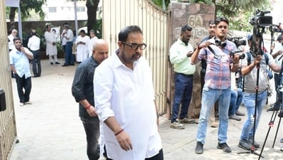 Shankar Mahadevan was present to offers his respects to the Ghazal singer. “[He was] the most gentle soul… a thorough gentleman and a fantastic musician who took Ghazal music to the masses. He was always encouraging and had a positive approach to everything. Whenever we had to take a decision as part of the musical fraternity, Pankaj Ji was always there with us," he said to the media. 