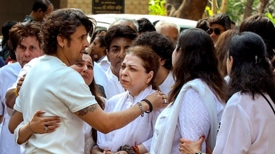 Sonu Nigam consoled Pankaj Udhas's family members. "One of the most important part of my childhood, is lost today. Shri Pankaj Udhas ji, I will miss you forever. My heart cries knowing that you are no more. Thank you for being there. Om Shanti," Sonu Nigam said as he remembered the singer on his Instagram handle. Sonu Nigam consoled Pankaj Udhas's family members. "One of the most important part of my childhood, is lost today. Shri Pankaj Udhas ji, I will miss you forever. My heart cries knowing that you are no more. Thank you for being there. Om Shanti," Sonu Nigam said as he remembered the singer on his Instagram handle.