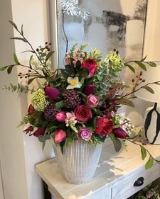 Freshen up the flowers with a spritz of water (Instagram) Freshen up the flowers with a spritz of water (Instagram)