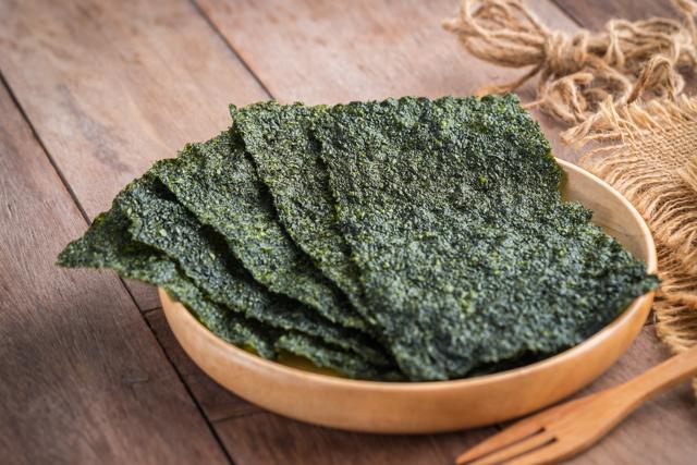 Crispy dried seaweed (Shutterstock) Crispy dried seaweed (Shutterstock)