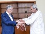 Microsoft co-founder Bill Gates met Odisha CM Naveen Patnaik in Bhubaneswar today. 