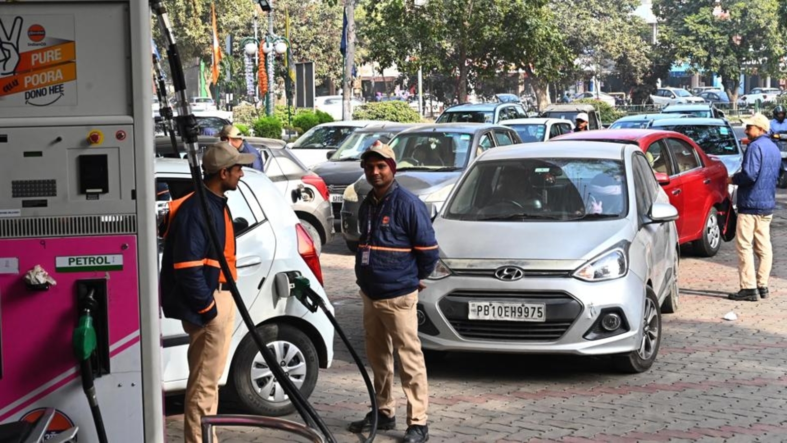 Amid farmers' protest, Punjab faces major diesel, cylinder gas crisis: Report - Vimarsana News