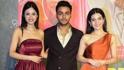 The lead actors of Laapataa Ladies--Nitanshi Goel, Sparsh Shrivastava, and Pratibha Ranta also attended the event. Both Nitanshi and Pratibha opted for dresses while Sparsh was seen in a cream shirt under a black blazer and trousers. The lead actors of Laapataa Ladies--Nitanshi Goel, Sparsh Shrivastava, and Pratibha Ranta also attended the event. Both Nitanshi and Pratibha opted for dresses while Sparsh was seen in a cream shirt under a black blazer and trousers.