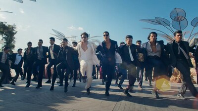 Tiger Shroff and Akshay Kumar in Bade Miyan Chote Miyan song Mast Malang Jhoom. Tiger Shroff and Akshay Kumar in Bade Miyan Chote Miyan song Mast Malang Jhoom.