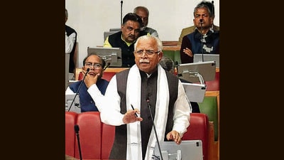Chief minister Manohar Lal Khattar speaking in the Vidhan Sabha session in Chandigarh on Wednesday. (Keshav Singh/HT)