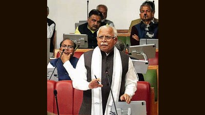 Chief minister Manohar Lal Khattar speaking in the Vidhan Sabha session in Chandigarh on Wednesday. (Keshav Singh/HT)