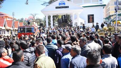 Congress workers gathering outside the Himachal Pradesh Vidhan Sabha in Shimla on a day of fast-paced political developments on Wednesday. (Deepak Sansta/HT)