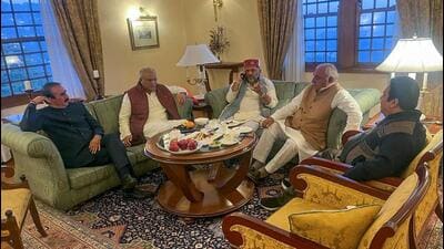 Himachal Pradesh chief minister Sukhvinder Singh Sukhu, Karnataka deputy chief minister DK Shivakumar,former Chhattisgarh chief minister Bhupesh Baghel, former Haryana chief minister Bhupinder Singh Hooda and Congress leader Rajeev Shukla during a meeting, in Shimla on Wednesday. (ANI) Himachal Pradesh chief minister Sukhvinder Singh Sukhu, Karnataka deputy chief minister DK Shivakumar,former Chhattisgarh chief minister Bhupesh Baghel, former Haryana chief minister Bhupinder Singh Hooda and Congress leader Rajeev Shukla during a meeting, in Shimla on Wednesday. (ANI)