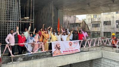 Shiv Sena (UBT) workers protest at Kasba metro station. Many lawyers, activists had asked to change names of the stations. (HT Photo) Shiv Sena (UBT) workers protest at Kasba metro station. Many lawyers, activists had asked to change names of the stations. (HT Photo)