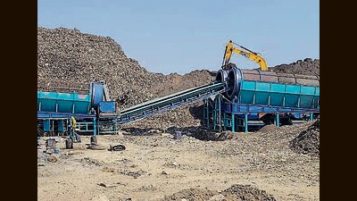 The city, which has been witnessing rapid urbanisation, has outgrown the waste yard. With a waste mountain of 22 lakh tonne legacy waste, the site has emerged as an eyesore. (HT Photo) The city, which has been witnessing rapid urbanisation, has outgrown the waste yard. With a waste mountain of 22 lakh tonne legacy waste, the site has emerged as an eyesore. (HT Photo)