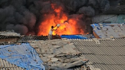 A major fire broke out in Azad Nagar in Bhayander East. (Azim Tamboli) A major fire broke out in Azad Nagar in Bhayander East. (Azim Tamboli)
