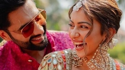 Rakul Tuesday shared glimpses of her joyous moments spent with Jackky from their mehendi ceremony in Goa. (Instagram) Rakul Tuesday shared glimpses of her joyous moments spent with Jackky from their mehendi ceremony in Goa. (Instagram)