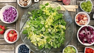 Lack of fibre: Fibre helps slow down the absorption of sugar in the bloodstream, promoting stable blood sugar levels. A diet low in fibre and high in refined carbohydrates can lead to rapid spikes in blood sugar after meals (Pixabay) Lack of fibre: Fibre helps slow down the absorption of sugar in the bloodstream, promoting stable blood sugar levels. A diet low in fibre and high in refined carbohydrates can lead to rapid spikes in blood sugar after meals (Pixabay)