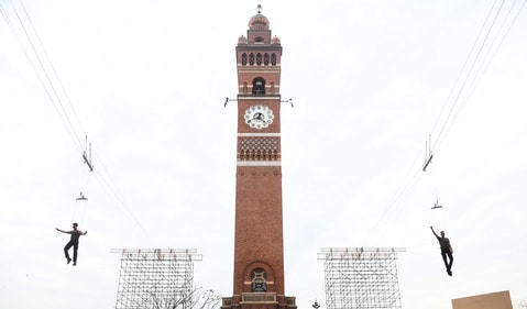 Akshay Kumar and Tiger Shroff performing a stunt at the Clock Tower in Lucknow (Deepak Gupta) Akshay Kumar and Tiger Shroff performing a stunt at the Clock Tower in Lucknow (Deepak Gupta)