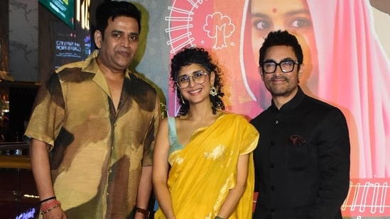 Ravi Kishan, who is also part of the film, also attended the screening. For the event, he wore a printed shirt and pants. Kiran Rao was seen in a yellow saree and green blouse while Aamir Khan opted for an all-black traditional outfit.