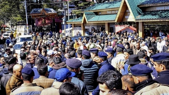 Security personnel outside the Himachal Pradesh Legislative Assembly, in Shimla, on Wednesday. (PTI)