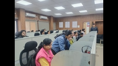 Calls from across UP flood Kalyan Sathi Helpline (HT photo) Calls from across UP flood Kalyan Sathi Helpline (HT photo)