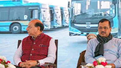 Delhi lieutenant governor VK Saxena and chief minister Arvind Kejriwal. (PTI)