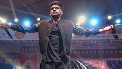 Singer Guru Randhawa performed at the Taj Mohotsav