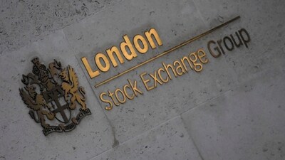 FILE PHOTO: The London Stock Exchange Group offices are seen in the City of London, Britain, December 29, 2017. REUTERS/Toby Melville/File Photo (REUTERS)