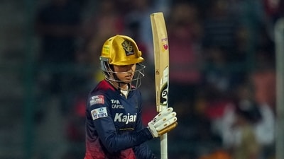 In reply, the home team got off to a superb start with Smriti Mandhana hammering DC bowlers all over the M Chinnaswamy Stadium. The skipper’s fireworks helped her score 74 off 43 – the second highest score of this edition yet. Mandhana was assisted by Devine (23 off 17) as the openers put together 77. (PTI) In reply, the home team got off to a superb start with Smriti Mandhana hammering DC bowlers all over the M Chinnaswamy Stadium. The skipper’s fireworks helped her score 74 off 43 – the second highest score of this edition yet. Mandhana was assisted by Devine (23 off 17) as the openers put together 77. (PTI)