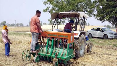 The Punjab government has decided to provide farmers with 36,020 subsidised machines for in-situ and ex-situ management of the crop residue. (HT File) The Punjab government has decided to provide farmers with 36,020 subsidised machines for in-situ and ex-situ management of the crop residue. (HT File)