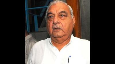 Haryana former chief minister Bhupinder Singh Hooda on Friday said that the memorandum of understanding signed by the BJP-led Haryana government for utilising surplus water was not in the interest of Haryana. (HT File Photo)