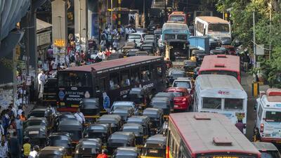 Mumbai, India - March 1, 2024: Last mile connectivity issues at Business Hubs, Andheri Station in Mumbai, India, on Friday, March 1, 2024. (Photo by Satish Bate/ Hindustan Times) (Hindustan Times)