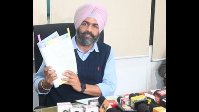 Shiromani Akali Dal (SAD) general secretary Parambans Singh Romana addressing a press conference on Friday. Shiromani Akali Dal (SAD) general secretary Parambans Singh Romana addressing a press conference on Friday.