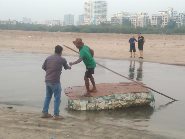 A raft that puts the ‘j’ in jugaad. (Suhit Bombaywala) A raft that puts the ‘j’ in jugaad. (Suhit Bombaywala)