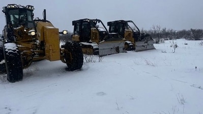 Amid raging wildfires, Texans viewed the sudden snowfall and and rainfall as a “gift from God”. (X@chiIIum) Amid raging wildfires, Texans viewed the sudden snowfall and and rainfall as a “gift from God”. (X@chiIIum)