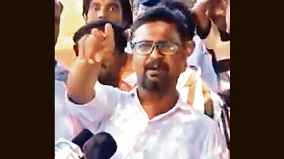 The accused, Kinchak Navale, who comes from Beed, had been in hiding and changed his appearance to throw the police off his track.