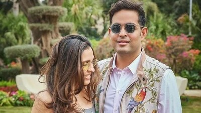 Akash Ambani, the elder son of Mukesh Ambani, and his wife Shloka Mehta Ambani. The couple also coordinated their looks for the second day of the pre-wedding festivities with the theme. Akash Ambani, the elder son of Mukesh Ambani, and his wife Shloka Mehta Ambani. The couple also coordinated their looks for the second day of the pre-wedding festivities with the theme.
