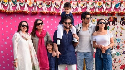 Karisma Kapoor, Kareena Kapoor Khan, Saif Ali Khan and Sara Ali Khan with Ibrahim Ali Khan, Taimur Ali Khan and Jehangir Ali Khan arrived in Jamnagar on Friday. (PTI) Karisma Kapoor, Kareena Kapoor Khan, Saif Ali Khan and Sara Ali Khan with Ibrahim Ali Khan, Taimur Ali Khan and Jehangir Ali Khan arrived in Jamnagar on Friday. (PTI)