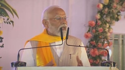 Narendra Modi inaugurated, dedicated and laid the foundation stone of various projects in Aurangabad, Bihar on Saturday.