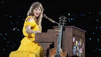 Taylor Swift performs Mine x Starlight and I Don't Wanna Live Forever x Dress as surprise songs for the first Eras Tour show in Singapore (March 2) (X ) Taylor Swift performs Mine x Starlight and I Don't Wanna Live Forever x Dress as surprise songs for the first Eras Tour show in Singapore (March 2) (X )