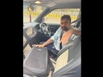 Ola driver who allegedly slapped a man in Delhi over extra payment. Ola driver who allegedly slapped a man in Delhi over extra payment.