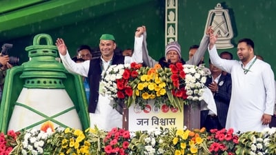 RJD chief Lalu Prasad Yadav with sons and party leaders Tejashwi Yadav and Tej Partap Yadav during the party's 'Jan Vishwas Maha Rally', at Gandhi Maidan in Patna on Sunday. (ANI) RJD chief Lalu Prasad Yadav with sons and party leaders Tejashwi Yadav and Tej Partap Yadav during the party's 'Jan Vishwas Maha Rally', at Gandhi Maidan in Patna on Sunday. (ANI)